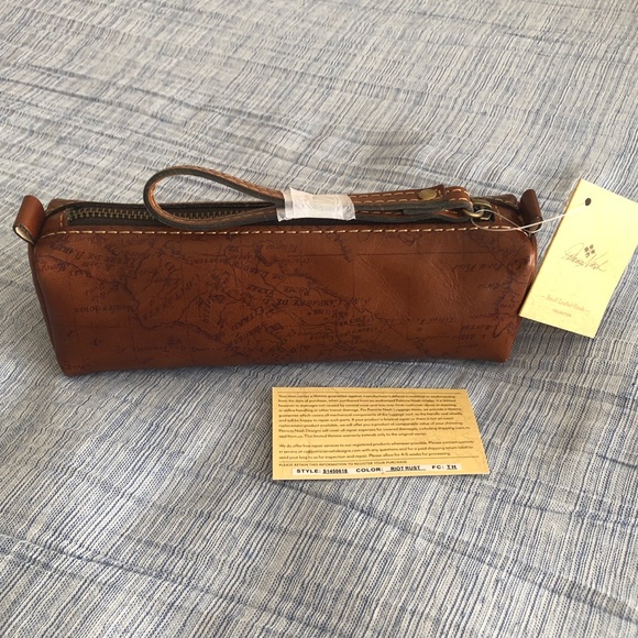Patricia Nash Handbags - NWT Patricia Nash leather Map Print Wristlet/Case